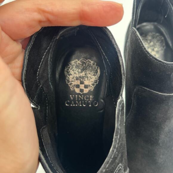 Vince Camuto Women's Black Suede Booties SIze 7.5M - Picture 7 of 8